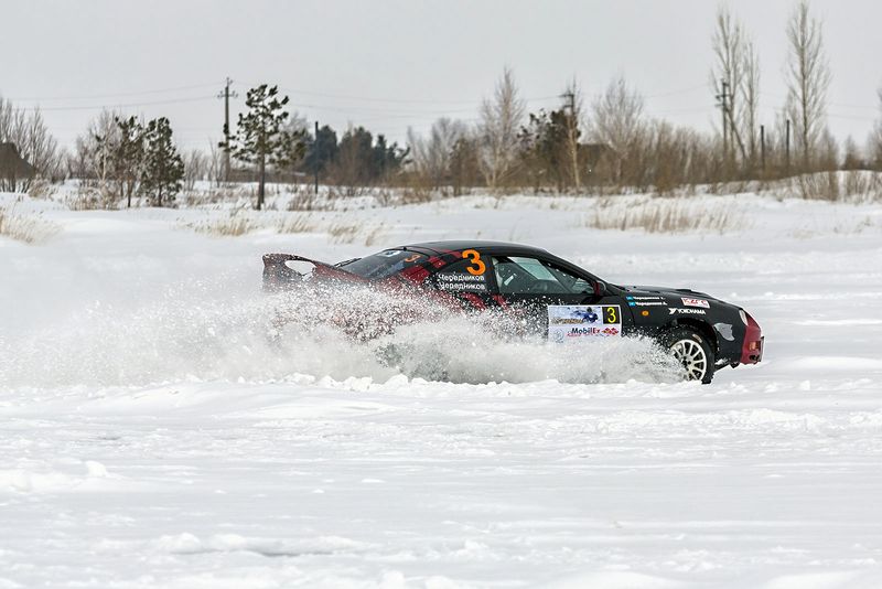 Андрей Чередников традиционно выступает на Toyota Celica GT-Four. На таком же автомобиле, только в чуть ином раскрасе, едет его сын Георгий