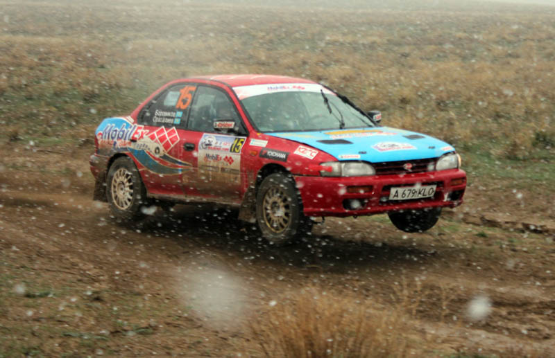 Даулет Оразалиев и Дмитрий Боровиков в этот день ехали быстро, но автомобиль не выдержал такого темпа